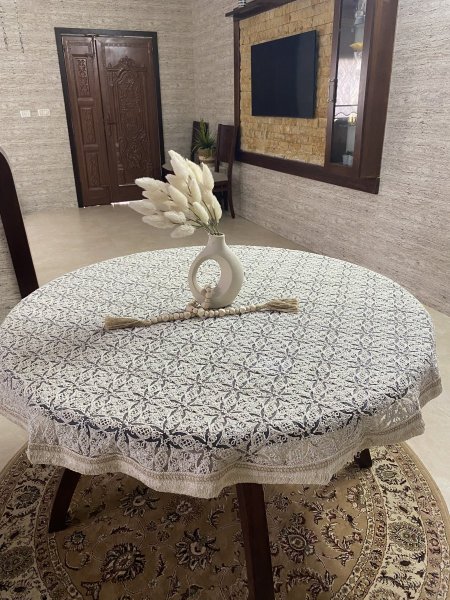 شرشف طاولة دائري مكرمية مقصب